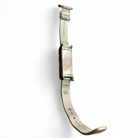 🎉 HP! ❤️ Tory Burch x Fitbit Silver Leather Bracelet - Picture 8 of 11